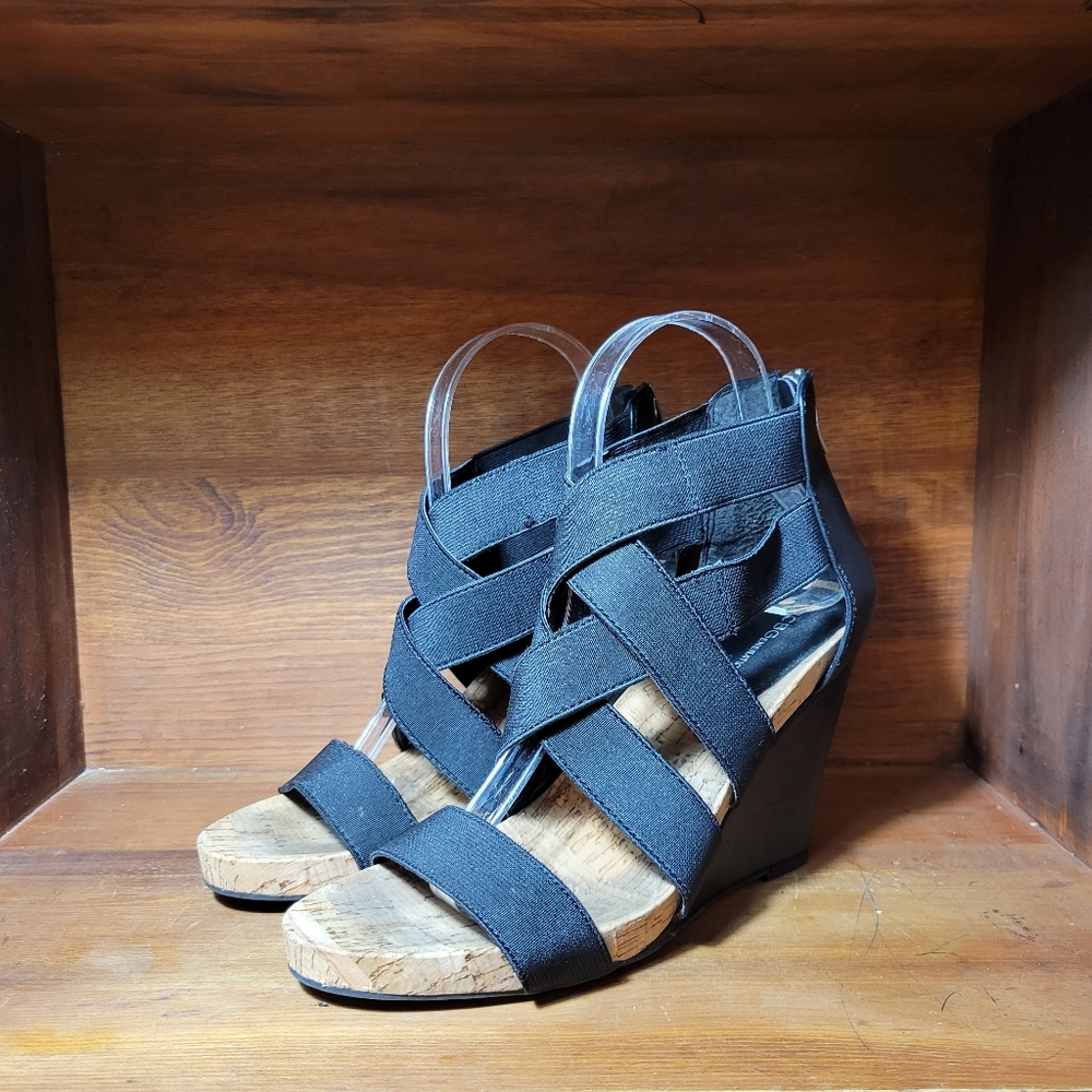 BCBGERATION Bevlea-X Wedge Heel 7 - Picture 4 of 7